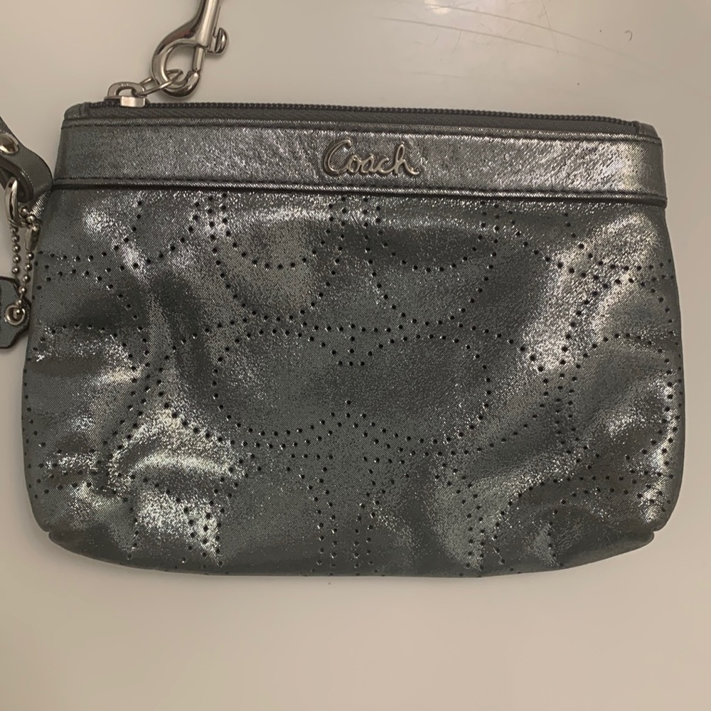 Coah clutch bag